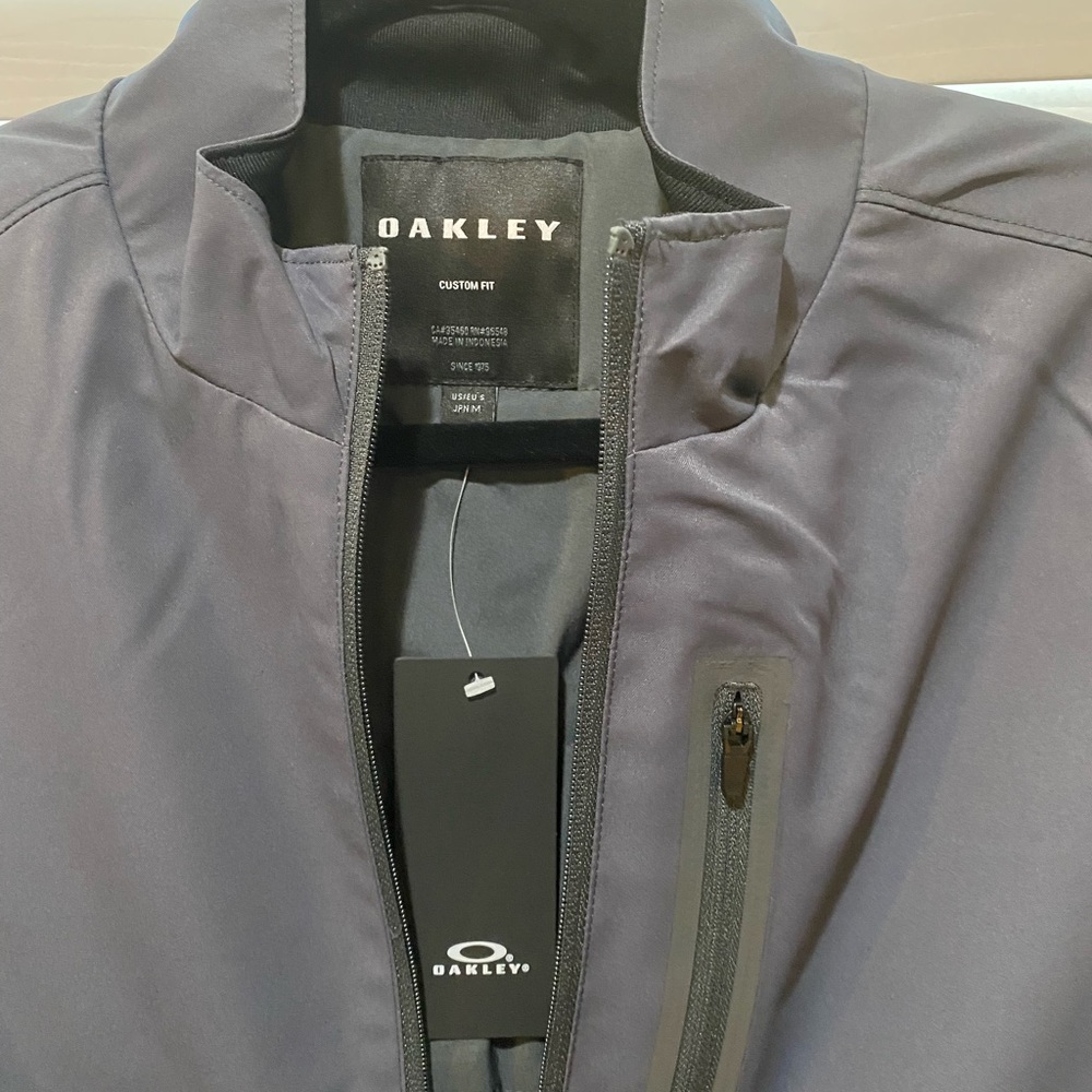 Oakley Men's Essential Jacket - NWT - Picture 8 of 10